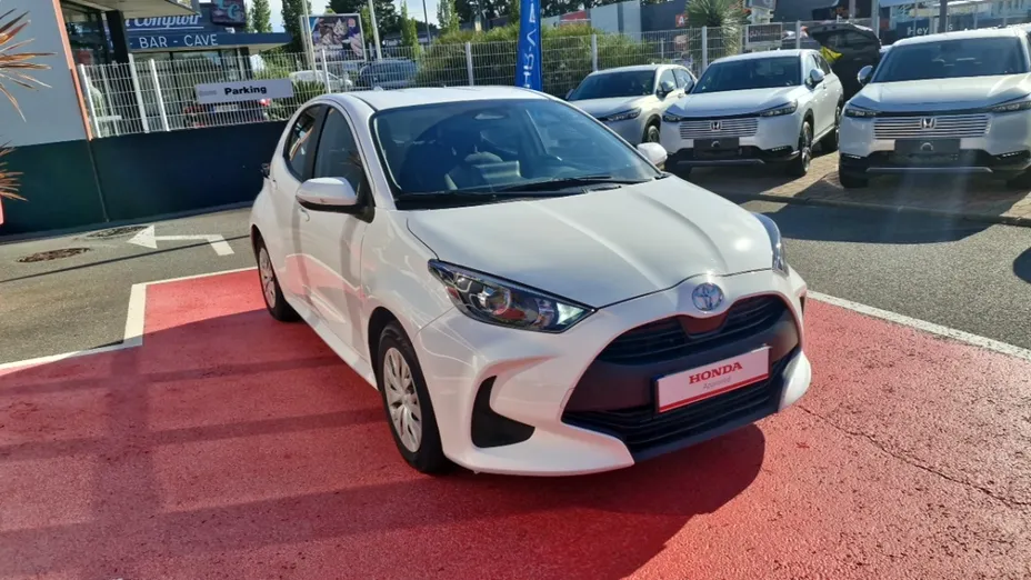 TOYOTA Yaris -