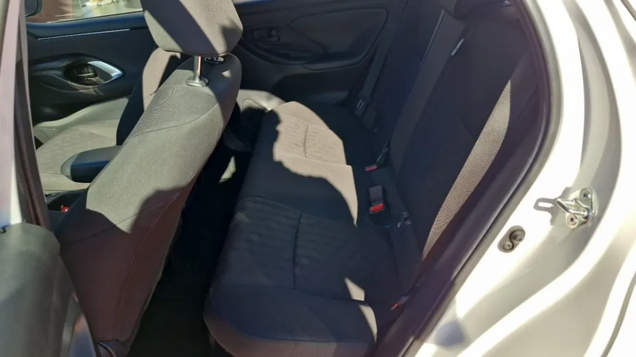 TOYOTA Yaris -