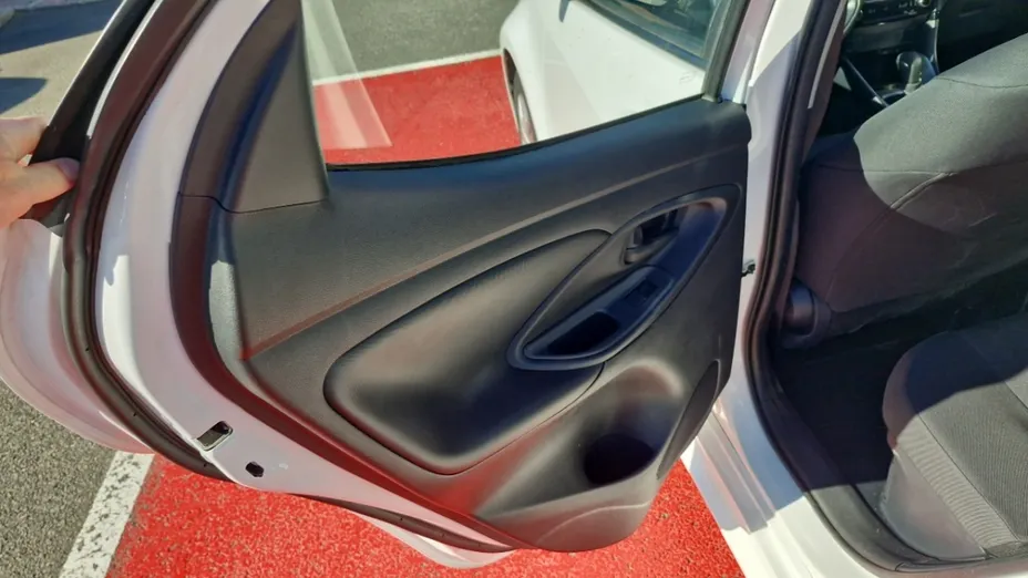 TOYOTA Yaris -
