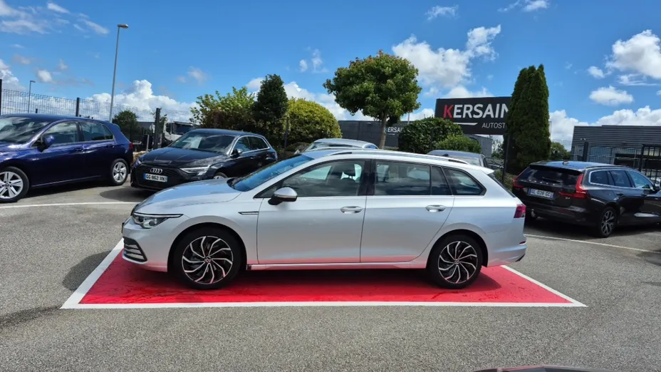 Volkswagen Golf -