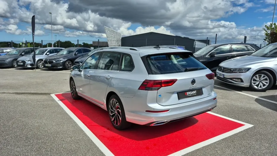 Volkswagen Golf -
