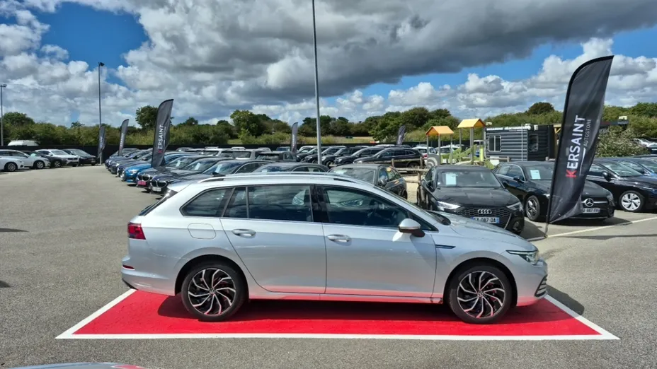Volkswagen Golf -