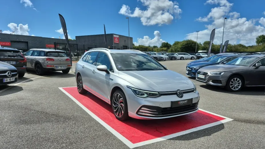 Volkswagen Golf -