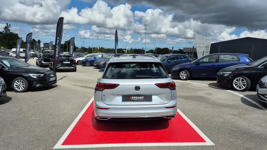 Volkswagen Golf -