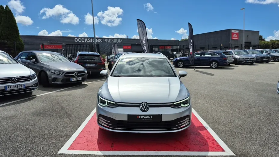 Volkswagen Golf -