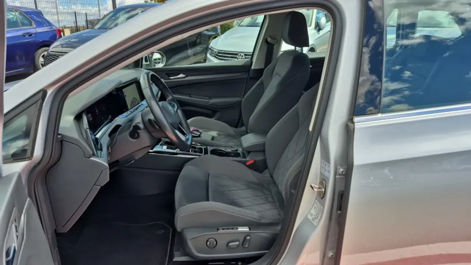 Volkswagen Golf -