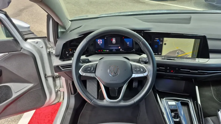Volkswagen Golf -