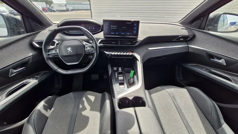PEUGEOT 5008 -