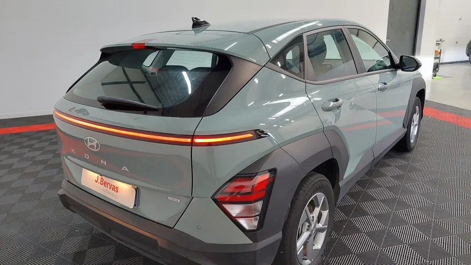 HYUNDAI Kona -