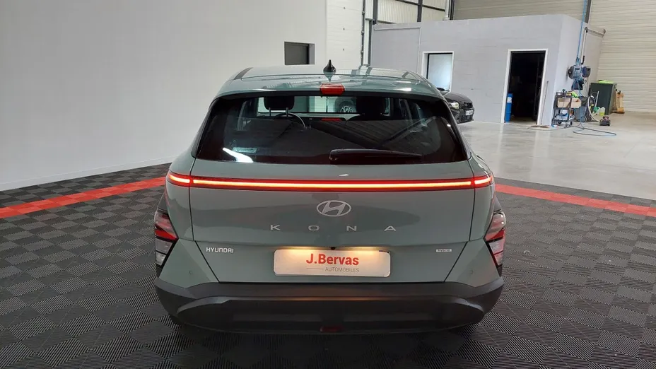 HYUNDAI Kona -