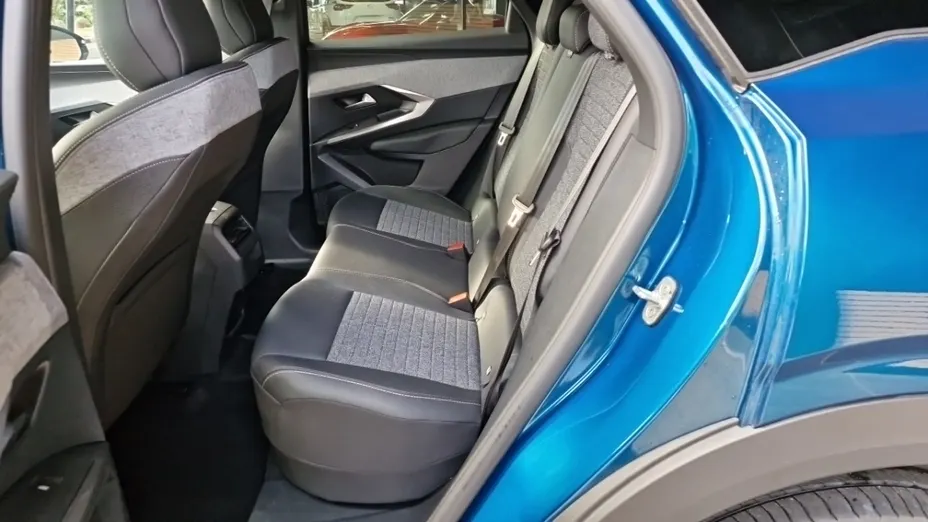 PEUGEOT 3008 -