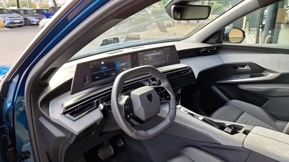 PEUGEOT 3008 -