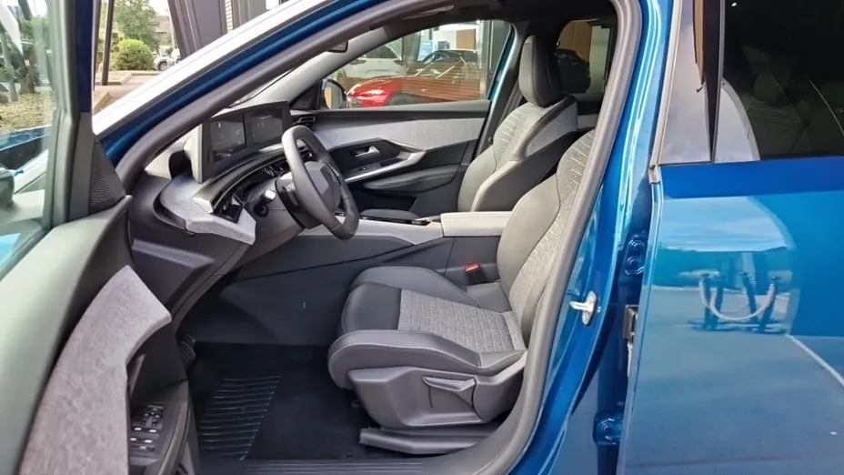 PEUGEOT 3008 -