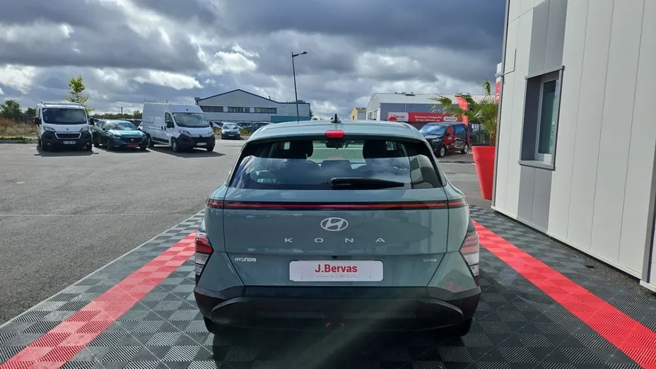 HYUNDAI Kona -