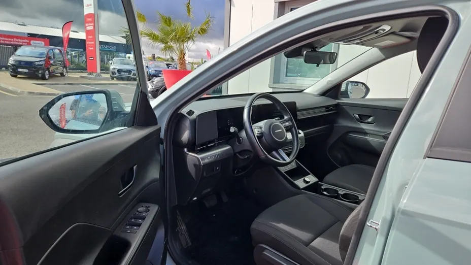 HYUNDAI Kona -
