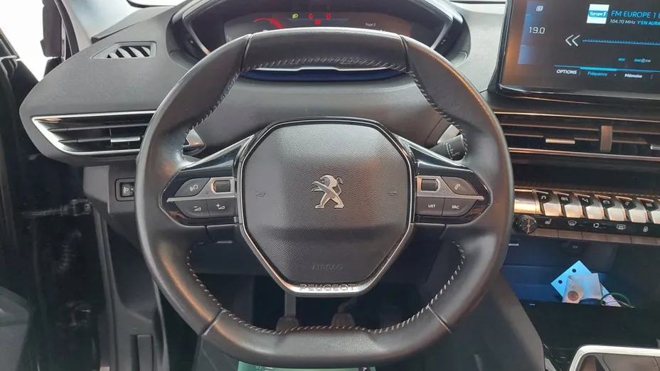 PEUGEOT 5008 -