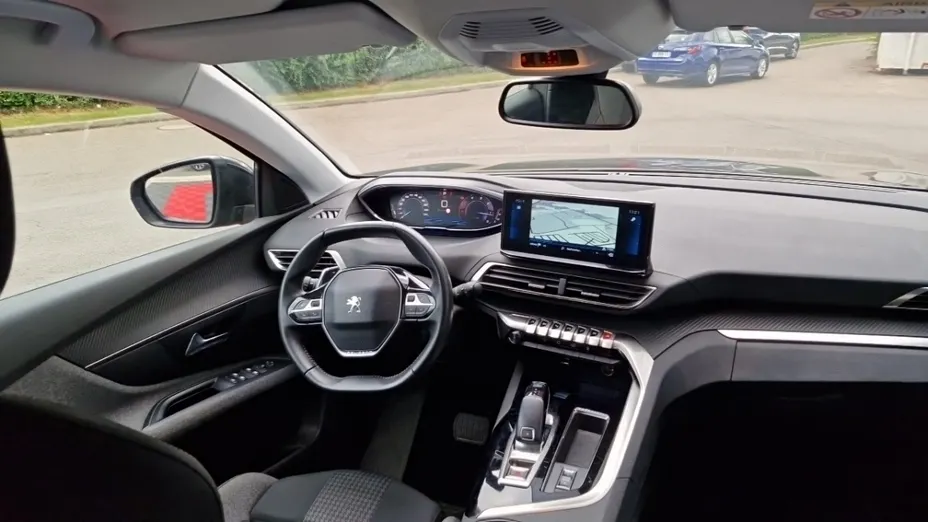 PEUGEOT 5008 -