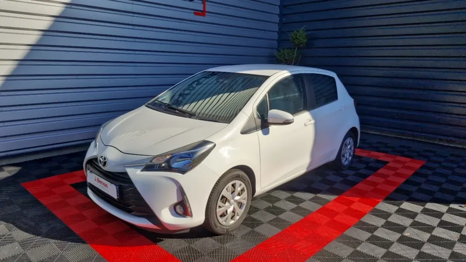 TOYOTA Yaris -
