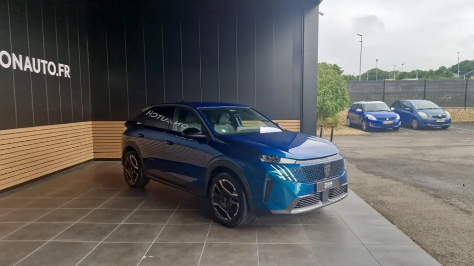 PEUGEOT 3008 -