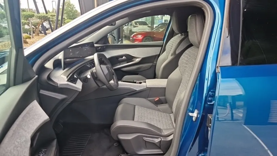 PEUGEOT 3008 -