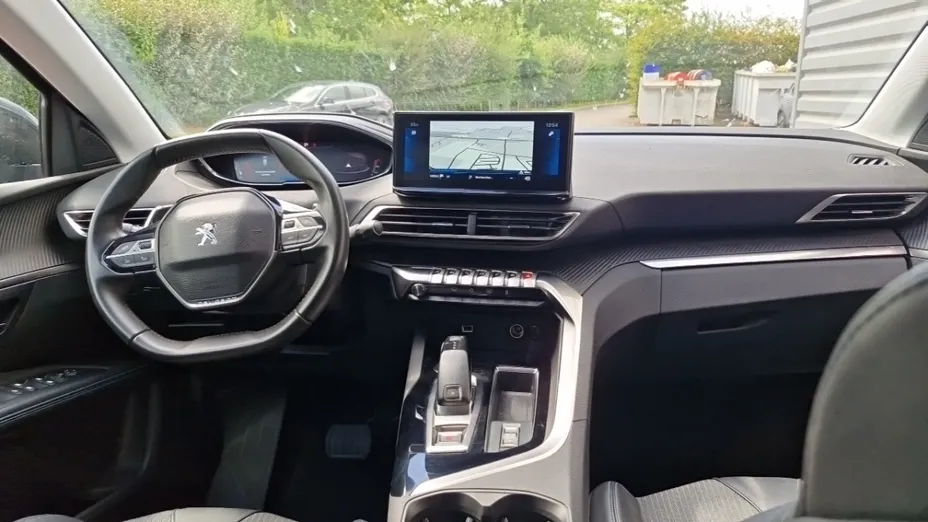 PEUGEOT 5008 -