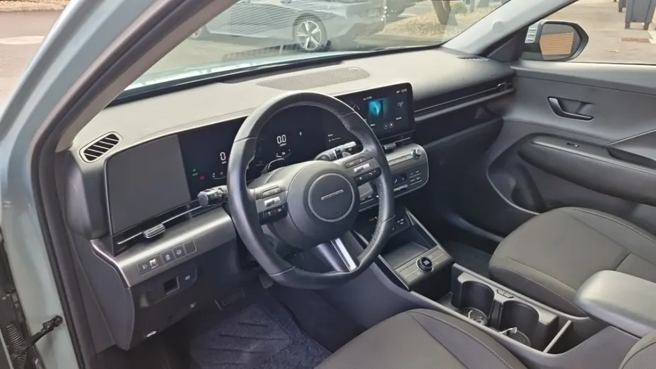 HYUNDAI Kona -