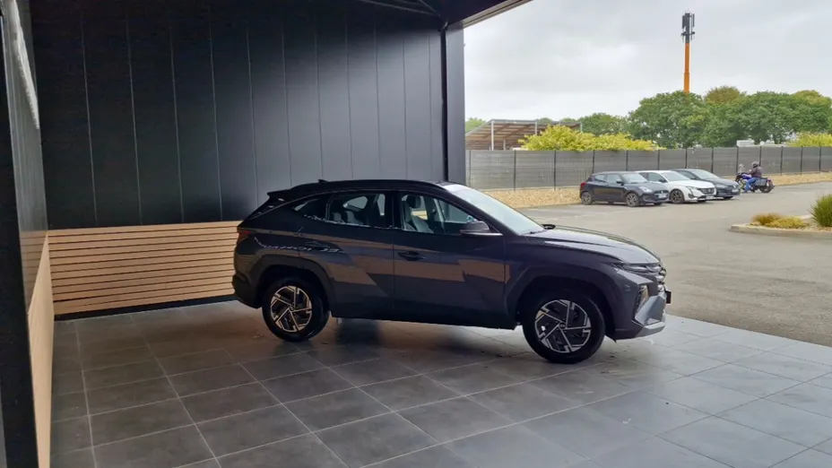HYUNDAI Tucson -