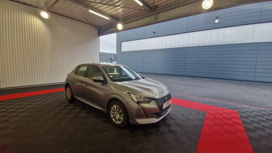 PEUGEOT 208 -