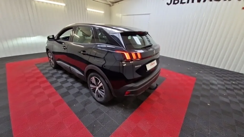 PEUGEOT 3008 -