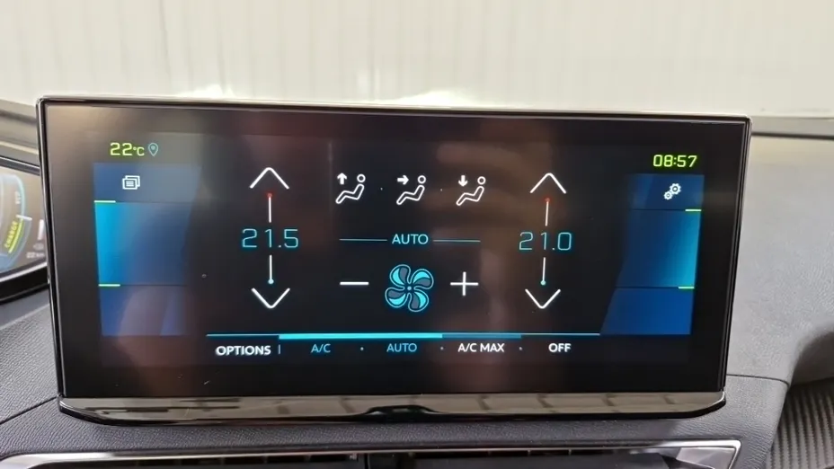 PEUGEOT 3008 -