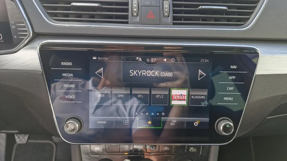 SKODA Superb -