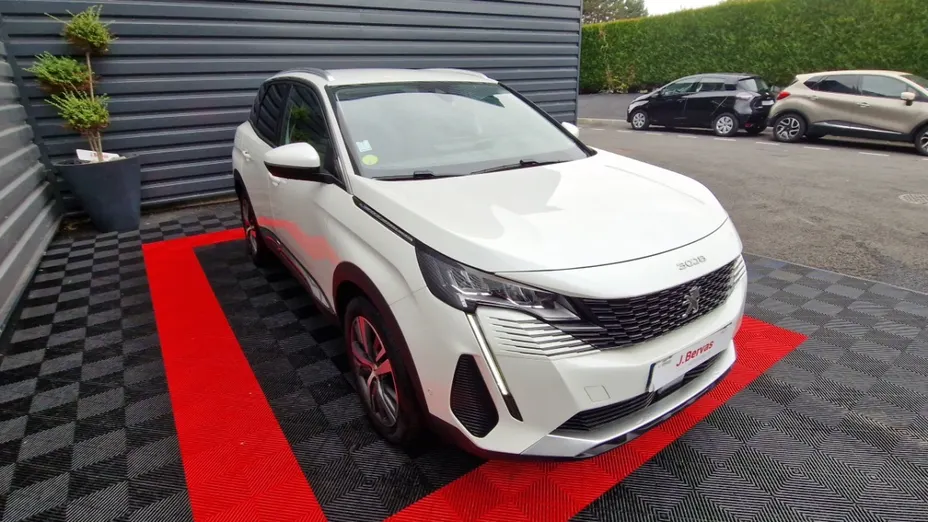 PEUGEOT 3008 -