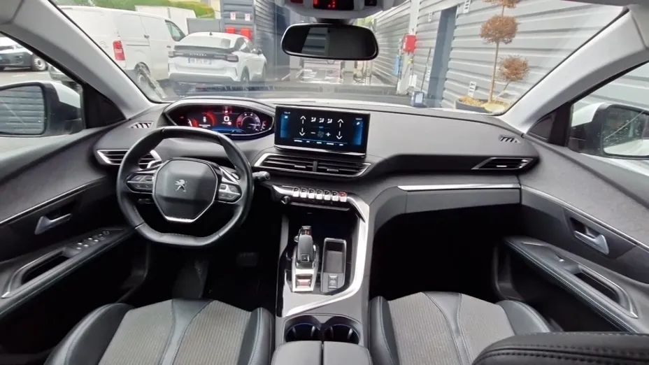 PEUGEOT 3008 -