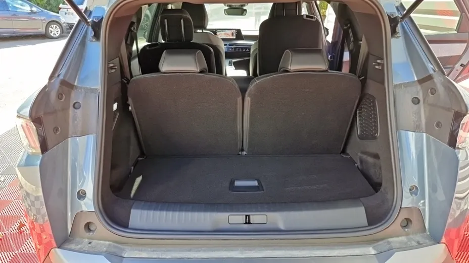 PEUGEOT 5008 -
