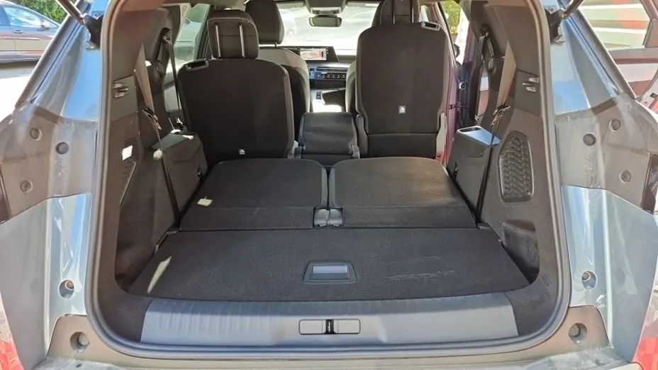 PEUGEOT 5008 -
