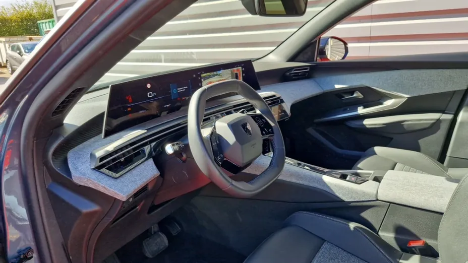 PEUGEOT 5008 -