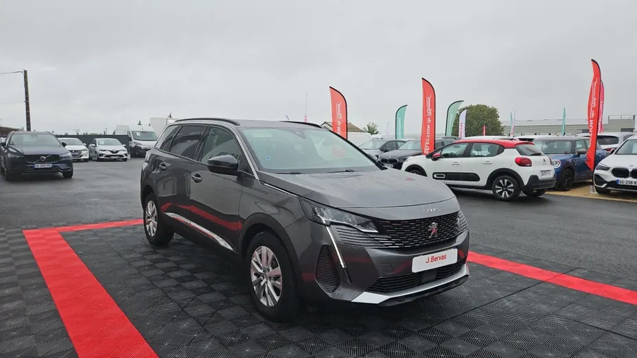 PEUGEOT 5008 -