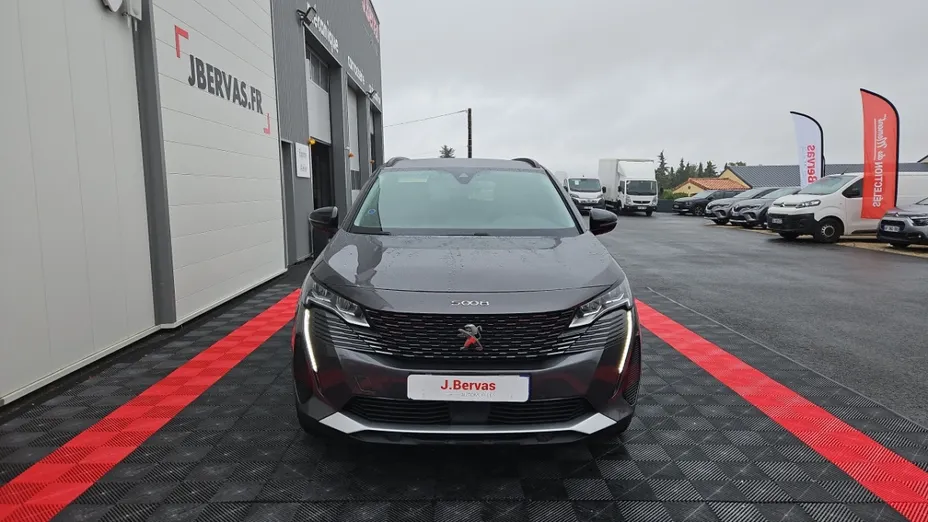PEUGEOT 5008 -
