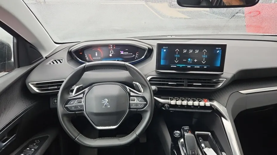 PEUGEOT 5008 -