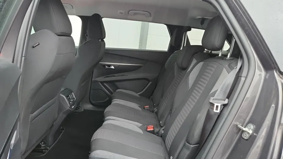 PEUGEOT 5008 -
