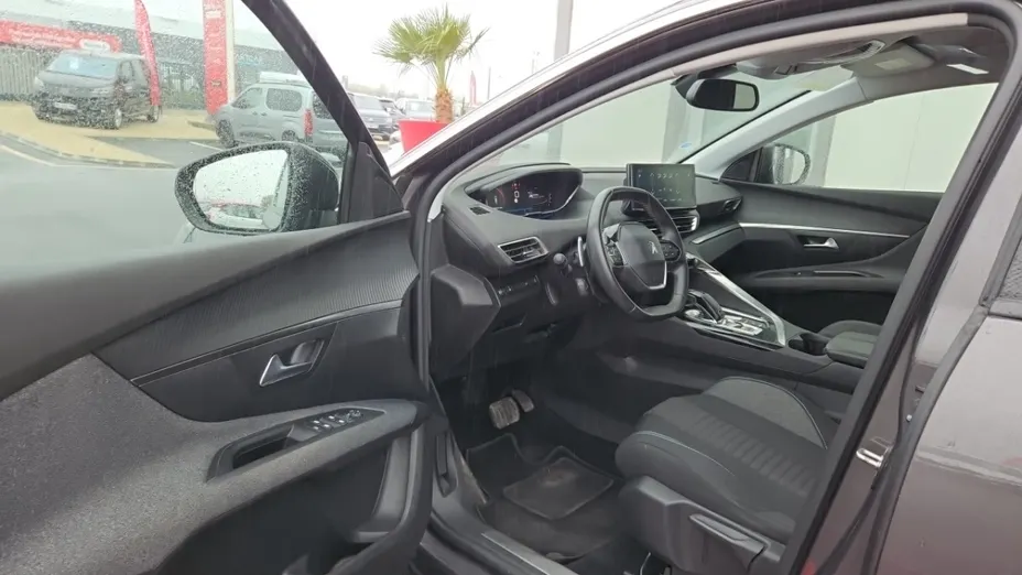 PEUGEOT 5008 -