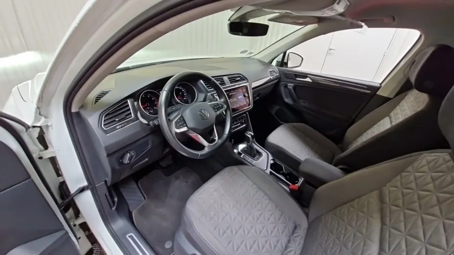 Volkswagen Tiguan -