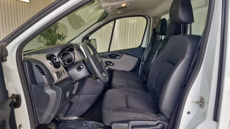 RENAULT Trafic -