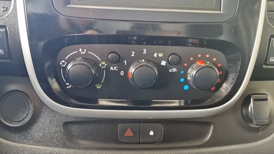 RENAULT Trafic -