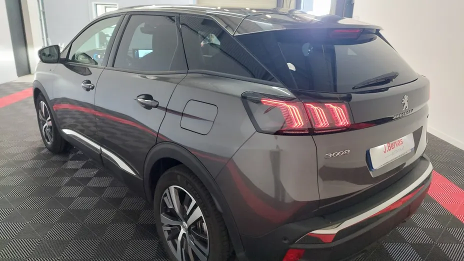 PEUGEOT 3008 -