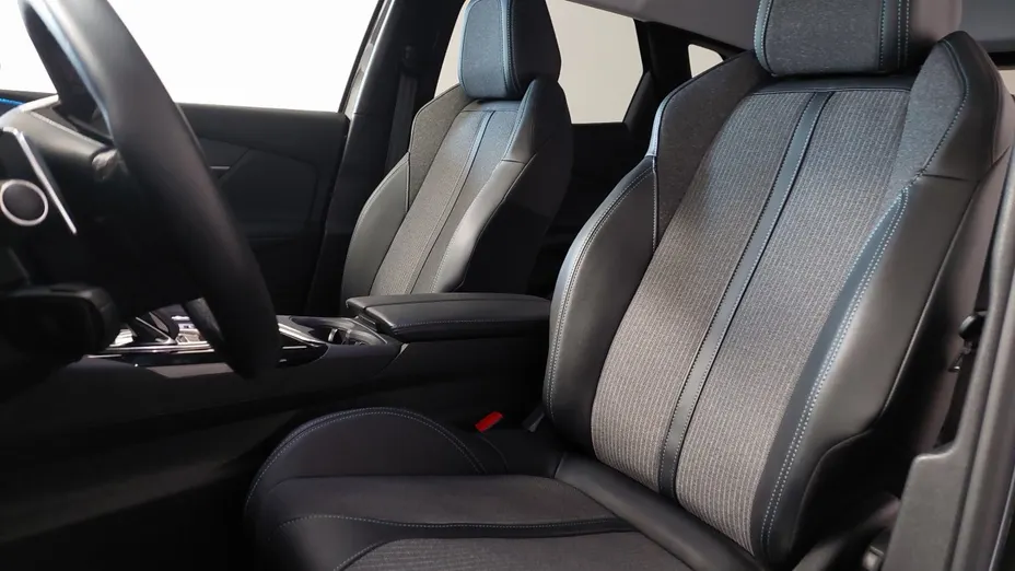 PEUGEOT 3008 -