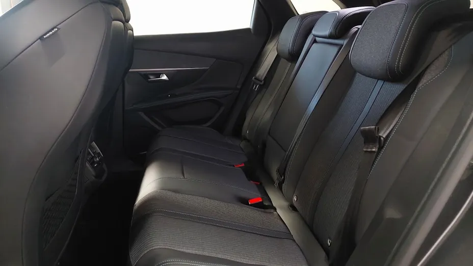 PEUGEOT 3008 -