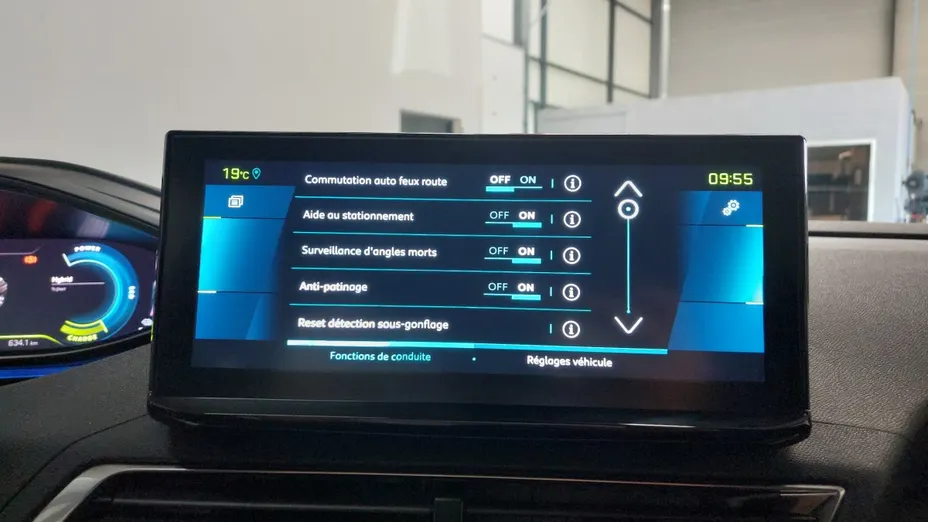 PEUGEOT 3008 -