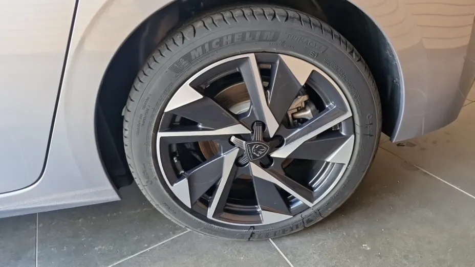 PEUGEOT 308 -