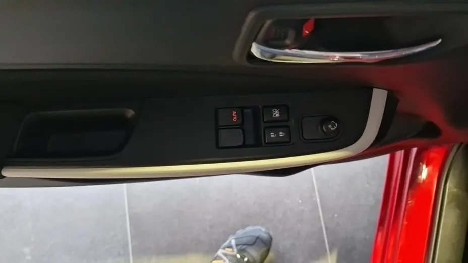 SUZUKI Swift -